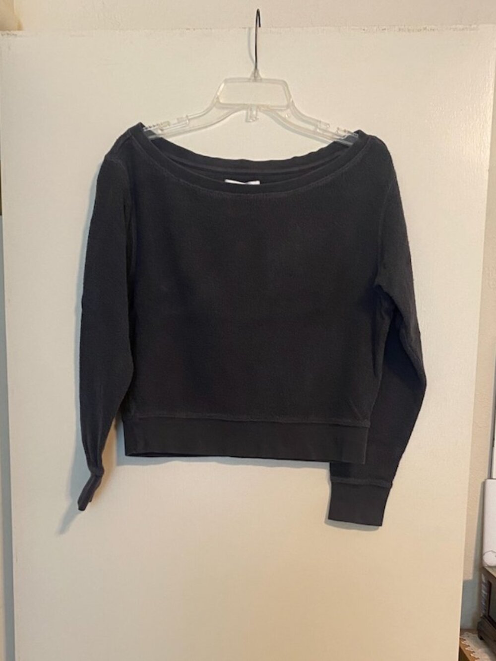 Spiritual Gangster Wide Neck Cropped Sweatshirt in Vintage Black, Size Small